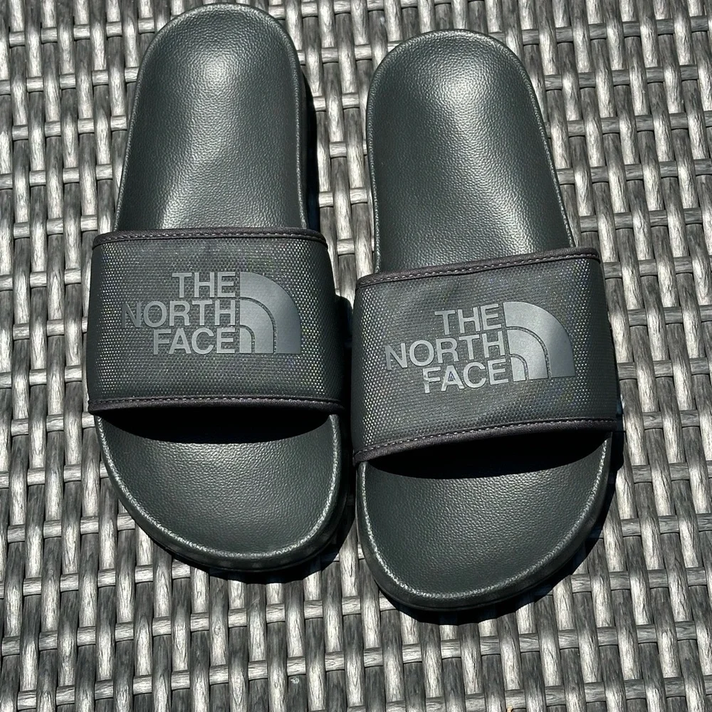 🌹THE NORTH FACE Grey/black  Men's Base Camp‎ Slides shoes NWOT